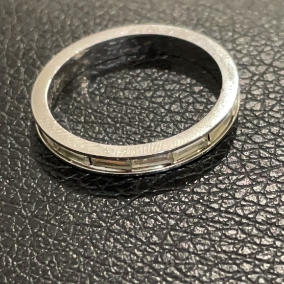 Sterling .925 Ring w/ white gemstones Size 7 Sterling Silver Fine Jewelry Size 7 - Picture 1 of 6